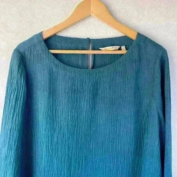 Soft Surrondings Blue 3/4 Sleeve Crinkle‎ Textured Button Accents Tunic Size L - Picture 3 of 14